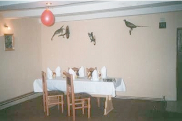 Rumunia Privát Pojorâta, Zewnątrz